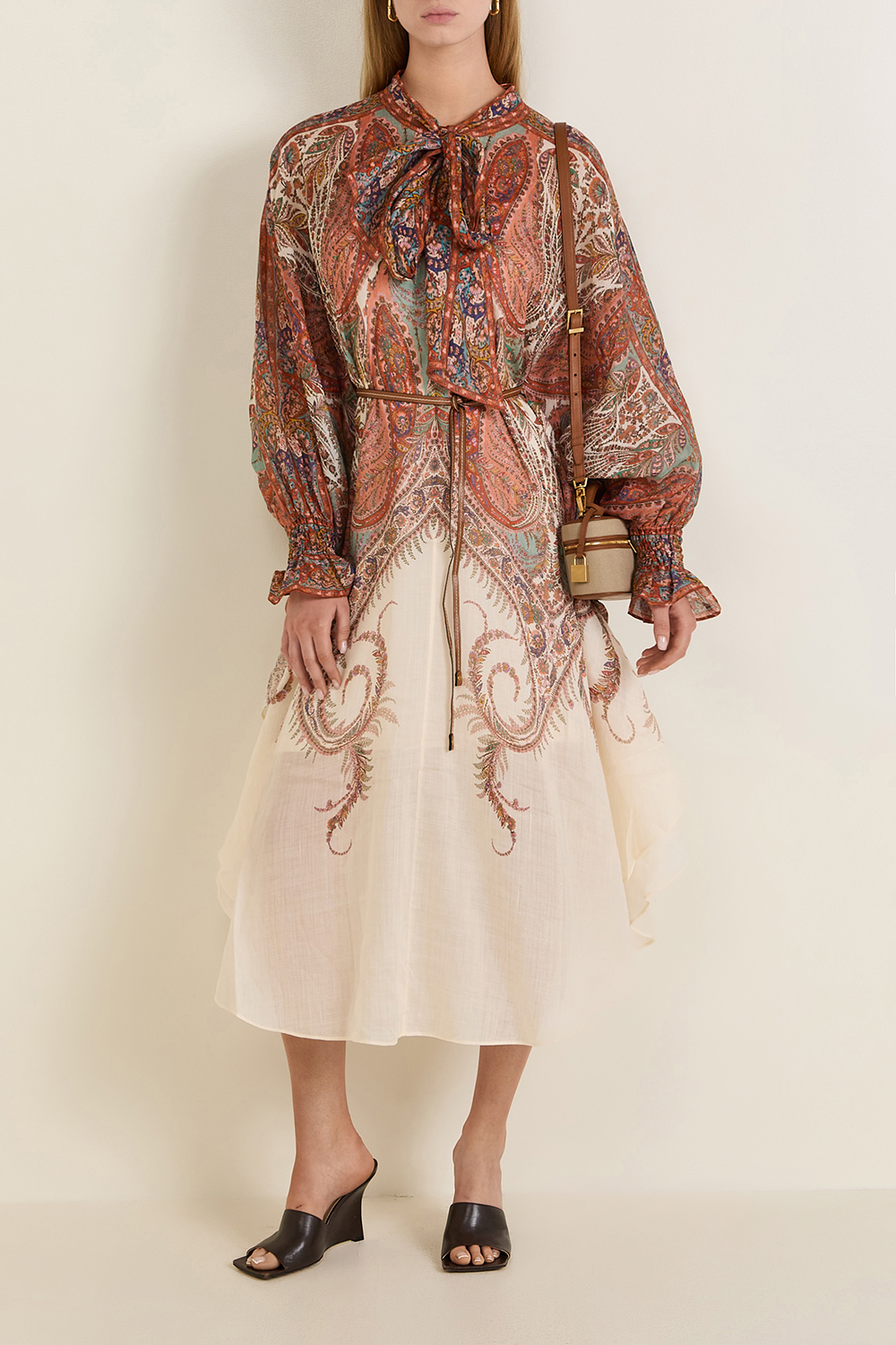 שמלת מידי עם צווארון קשירה